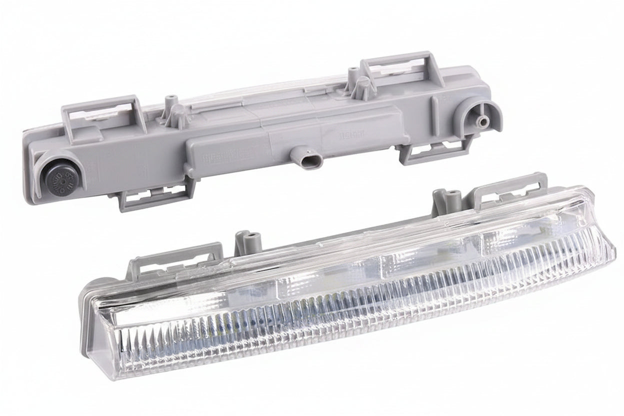 NEW W212 W204 A2049068900 2049069000 LED SPOTLIGHT / DAYTIME RUNNING LIGHTS (DRL)